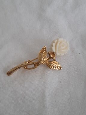 Gold Tone Rose Brooch with Ivory Flower Accent